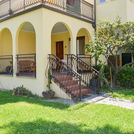 Homiday - Villino Filippi Apartment Pineto