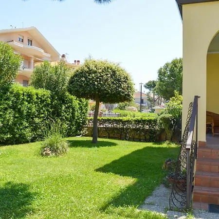 Homiday - Villino Filippi Apartment Pineto