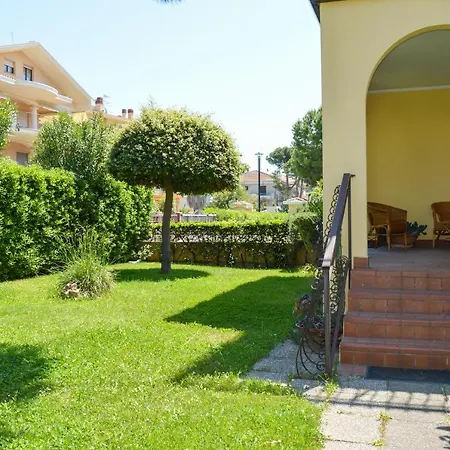 Homiday - Villino Filippi Apartment Pineto